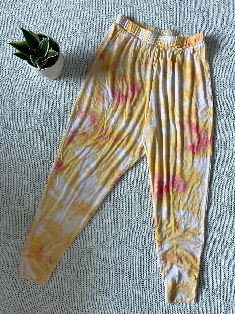 Old Navy Yellow Pink Tie Dye Jogger Sweatpants Women’s Small Soft Lounge